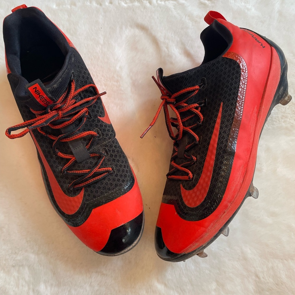 Nike men’s size 13 Red and Black baseball cleats-metal